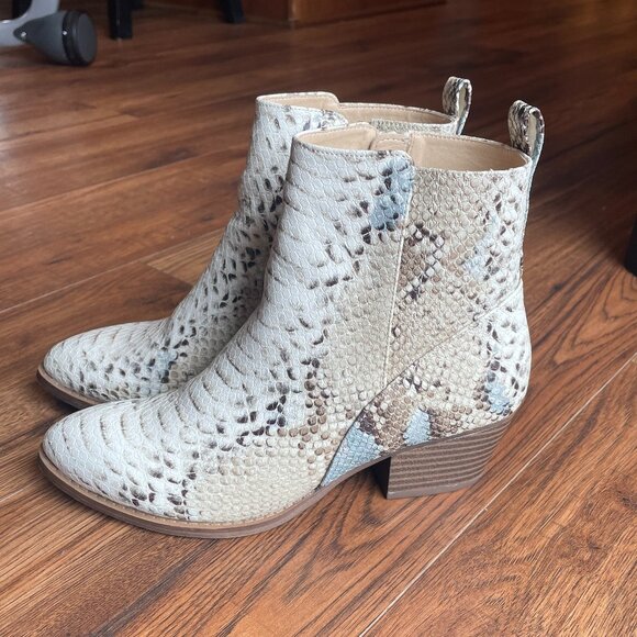 CL Chinese Laundry Faux Snake Skin "Cowboy" Bootie - Picture 1 of 6